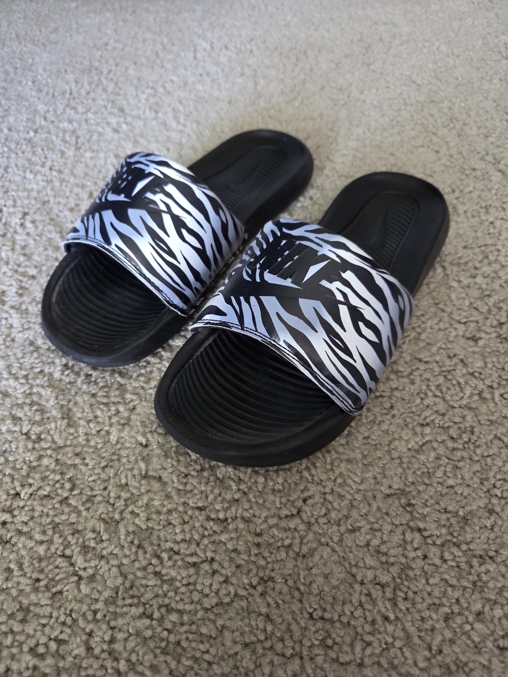 Nike Zebra Print Slide Sandals - Black & White